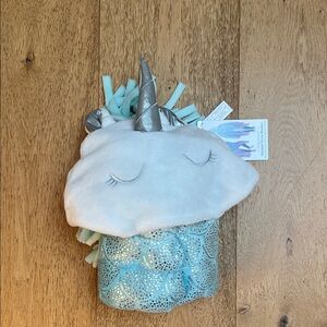 Cozy Unicorn Hooded Throw Blanket